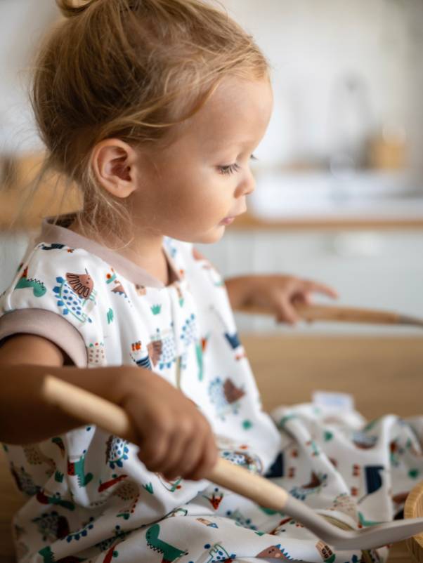 Liberina vreća za spavanje sa nogavicama - jedan sloj pamuka - bez rukava - dodatak za stopala - Dino skejt - 0.5 TOG