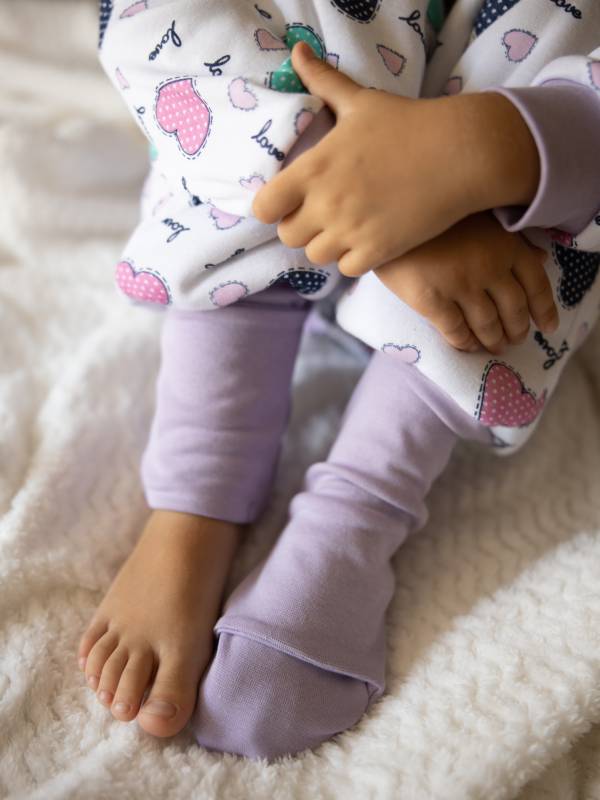 Liberina punjena vreća za spavanje sa nogavicama - dugi rukavi koji se skidaju - dodatak za stopala - Srca ljubičasta
