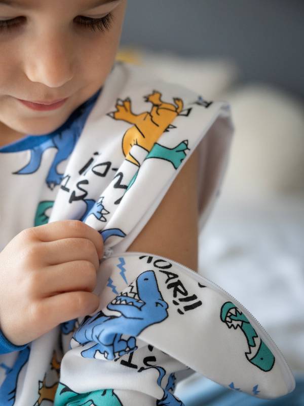 Vreća za spavanje sa nogavicama - punjena - skidajući rukavi - dodatak za stopala - Dino wild - 2.5 TOG